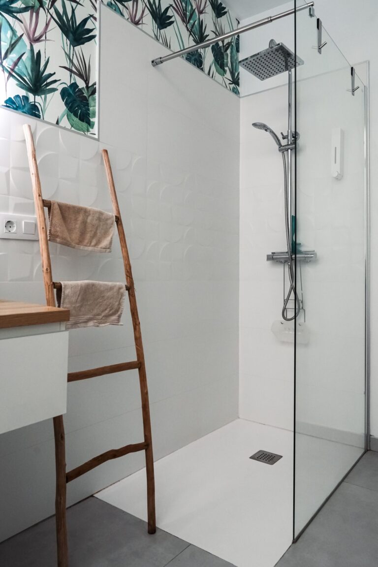 Salle de bain - chantier de carrelage à Toulon