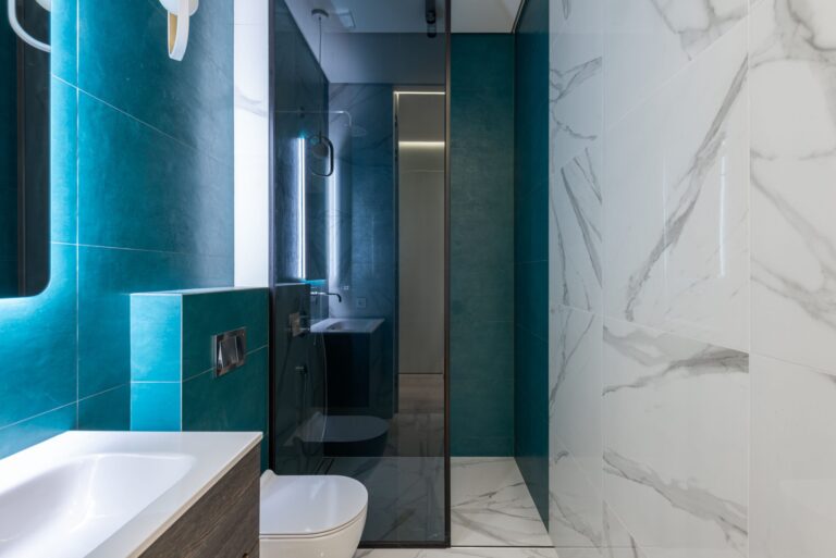 Salle de bain - chantier de carrelage à Toulon